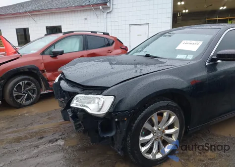 2016 Chrysler 300 Limited из США, поврежденный, VIN 2C3CCARG0GH261598